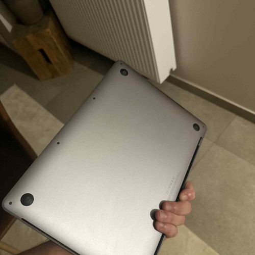 Macbook Pro with Touchbar and Retina screen like new, i5 8GB RAM