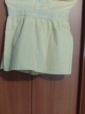 Yellow spaghetti strap blouse like new, size M