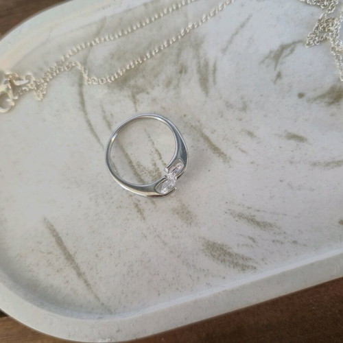 Faux Bijou necklace and ring unused, silver