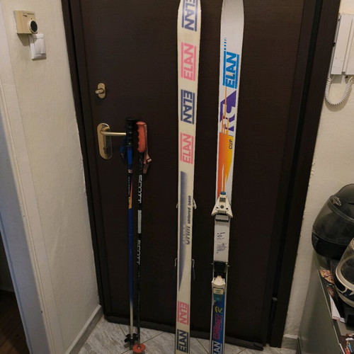 Elan Comprex R 168cm skis used with 2 Salomon and Scott batons
