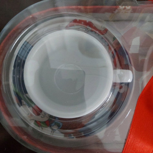 Christmas set 2 coffee cups with saucers, new