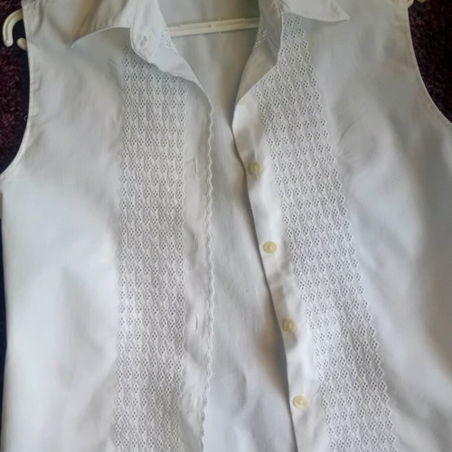 Benetton white sleeveless shirt with lace like new, size S