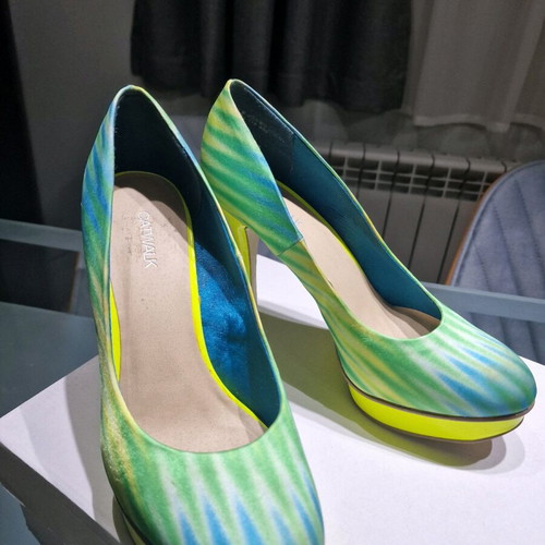 Catwalk green women's high heels new, size 41 with gift watch