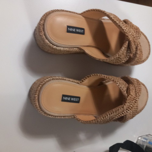Nine West women's platform sandals, beige and gold, size 40