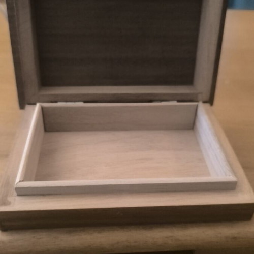 Vintage wooden jewelry box with handmade Les Gets chalet design