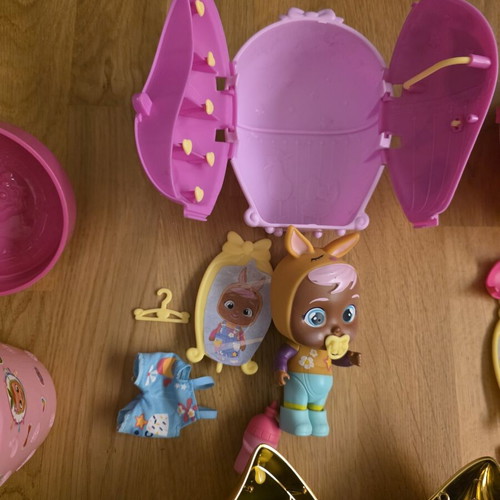 Cry Babies 6 Sets With Houses and Accessories Like New