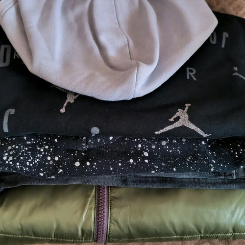 Clothing pack for 12-year-old girl like new with Nike, Jordan, Benetton, Zara