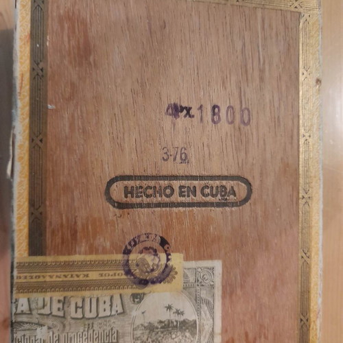 Hoyo de Monterrey vintage wooden cigar box used