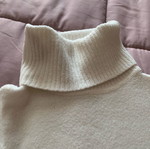 Thin turtleneck sweater used, size M