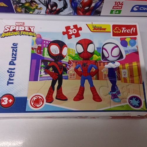 Spider-Man kids games pack with 2 puzzles and 1 board game used