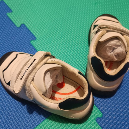Biomecanics boys' sneakers size 24 like new, white