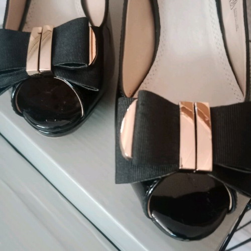 Migato black patent leather pumps like new, size 39, 9 cm heel