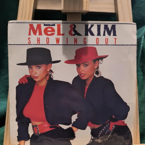 Mel & Kim Showing Out vinyl record like new, electronic