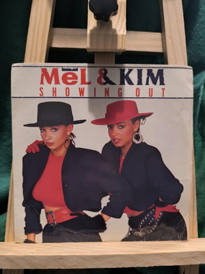 Mel & Kim Showing Out vinyl record like new, electronic