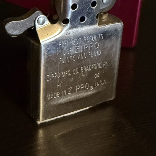 Zippo Burgundy Red lighter USA 2008 like new