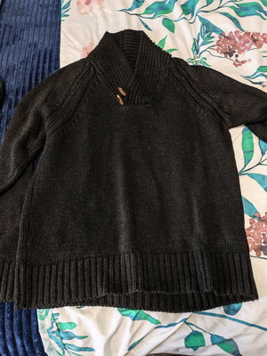 Thick knitted sweater with shawl collar Large like new, black