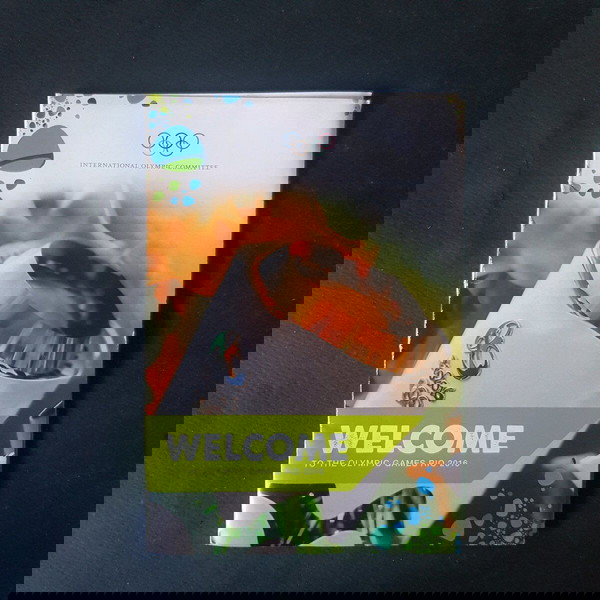 παλιο βιβλιαράκι cosmote απο τους ολυμπιακούς αγώνες