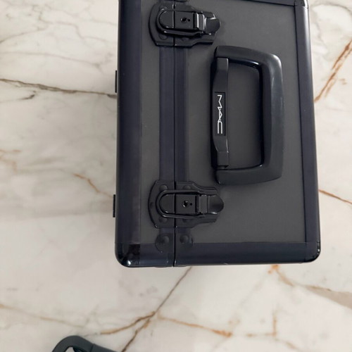 MAC Professional Train Case 4-Tier like new, professional makeup case