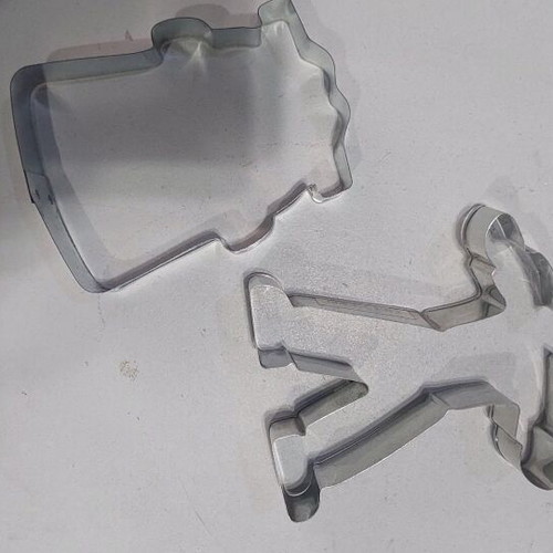 Metal Cookie Cutters Set 25+ Pieces Like New
