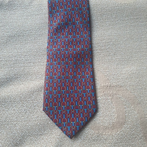 Pagoni silk tie with equestrian print