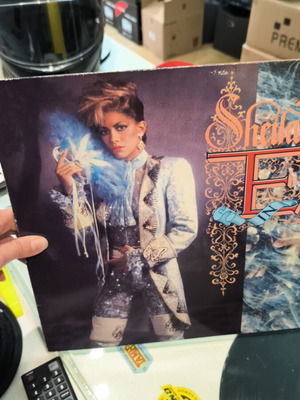 In Romance 1600 Sheila E vinyl used
