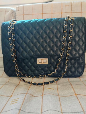 Τσάντα ώμου καπιτονέ με αλυσίδα καινούργια, μαύρη