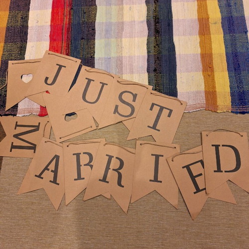 Just Married cardboard flags like new, pack of 14 for wedding decoration