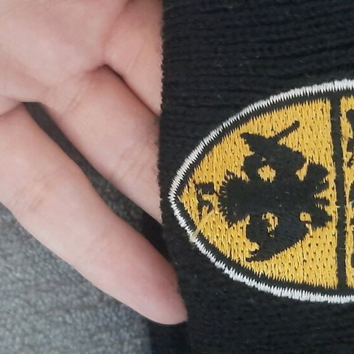 AEK Beanie Black Dark in Very Good Condition