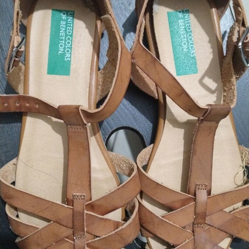 Children's brown sandals size 35