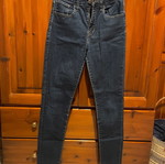 Levi’s jeans slim fit, like new, size S