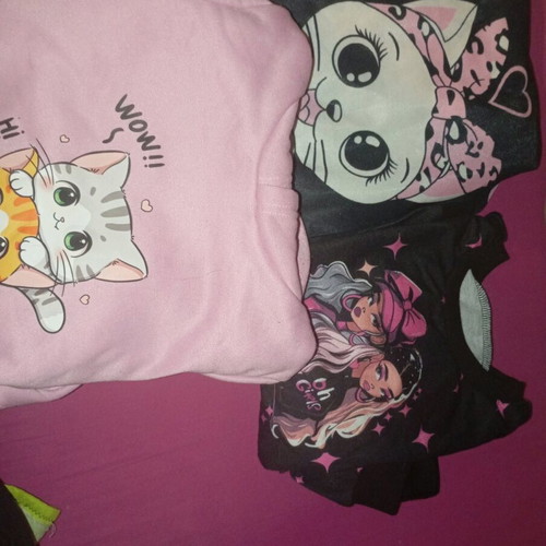 Children's long-sleeve tops like new for 4-5 years with cat design