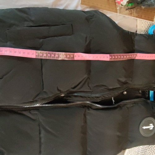 Trapstar sleeveless jacket new, size Small, black padded