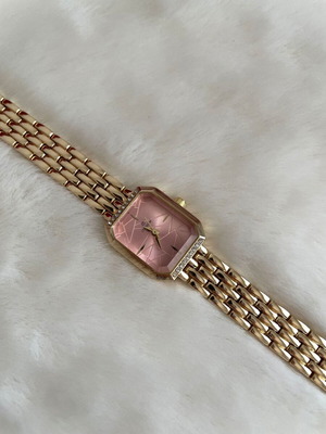Women's Watch new, timeless gold style with pink dial