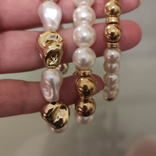 Pearl bracelets new, pack of 3 gold and white elastic