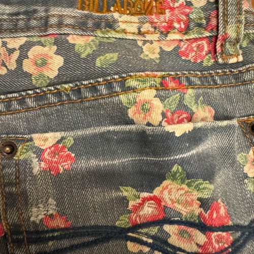Billabong Printed Women's Jean like new, size XS