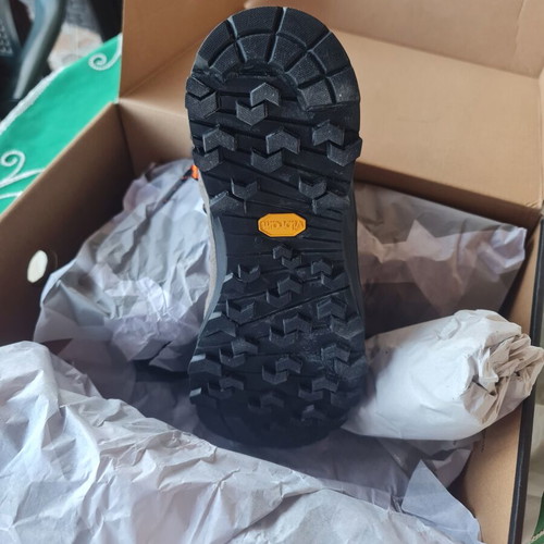 Salewa shoes size 42, new