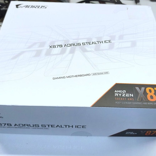 Gigabyte X870 Aorus Stealth Ice motherboard DDR5 Ryzen like new
