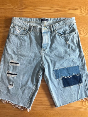 Bershka blue denim bermuda shorts size 46 like new