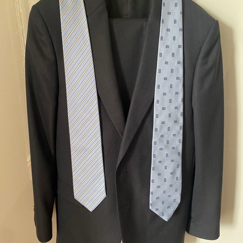 Men's suit wool summer dark blue size 46 with two blue ties like new
