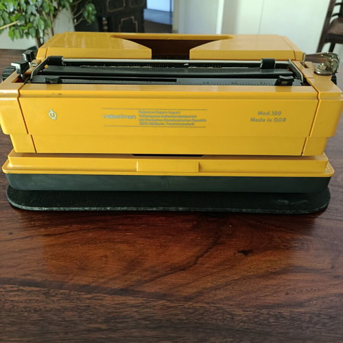 Erika Robotron Mod. 100 mechanical typewriter used, vintage 1970s
