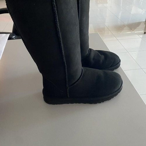 Ugg Classic Tall boots black size 38 like new
