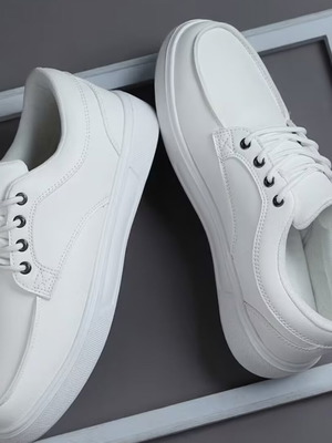 White Platform Moc-Toe Casual Sneakers, size 42