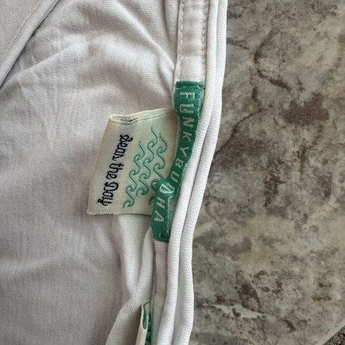 Funky Buddha T-shirt white large used, good condition