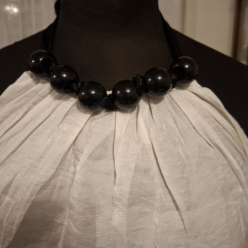 Jennifer Lopez JLO black and white top, size M-L