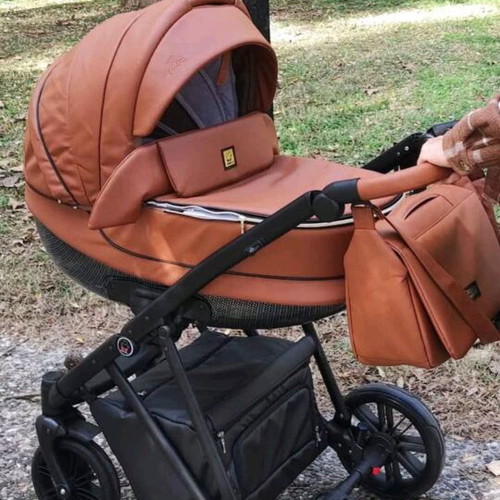 Baby stroller 3 in 1 brown leather like new with carrycot and car seat