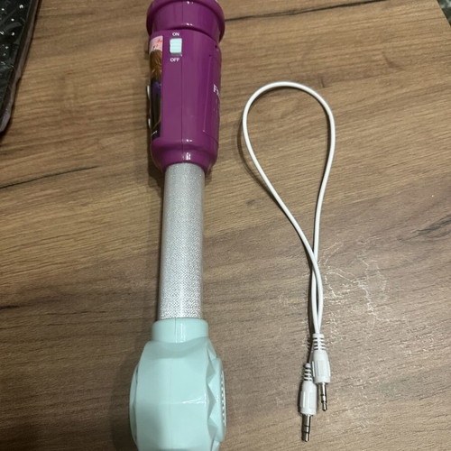 Frozen microphone used, with light