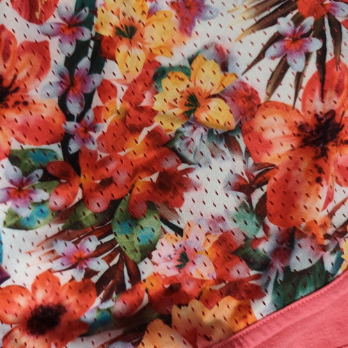 Calzedonia shorts like new, size large, pink multicolor