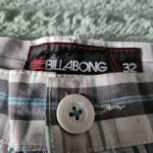 Billabong bermuda shorts new, size 32, white and grey