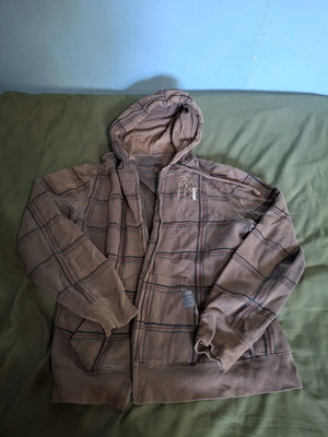Men's cardigan used without zipper, sizes M and L