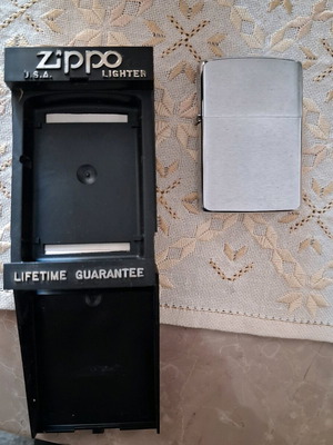 Zippo Brushed Chrome lighter like new, June 1990 with case